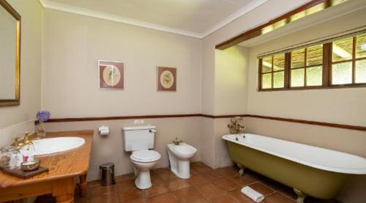 Halliwell Country Inn