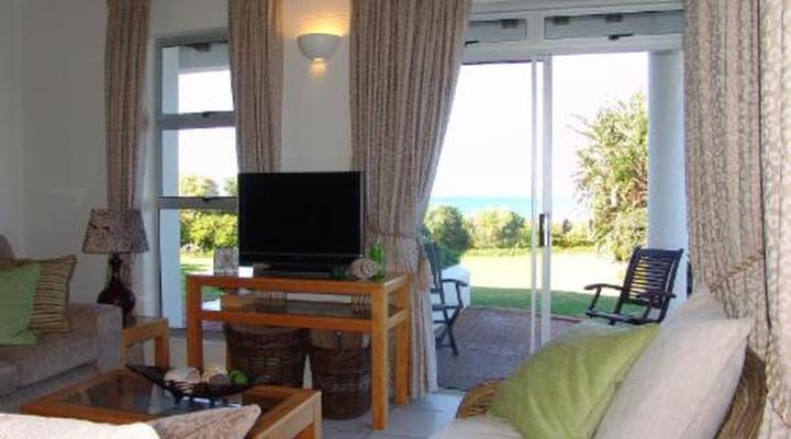 Diaz 15 House on the Bay