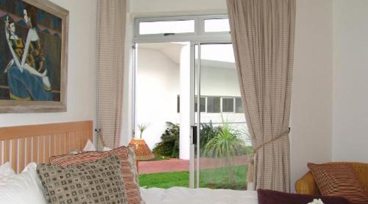 Diaz 15 House on the Bay