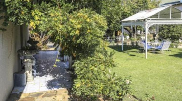 The Green Acorn Guest House