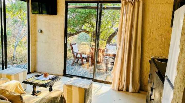 Leadwood Tree Safari Lodge