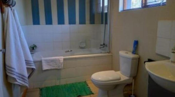 Die Blou Nartjie Guesthouse and Restaurant