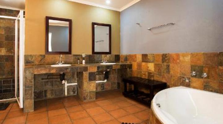 Purple Gecko Guesthouse