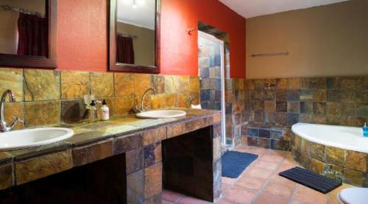 Purple Gecko Guesthouse