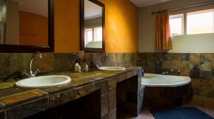 Purple Gecko Guesthouse