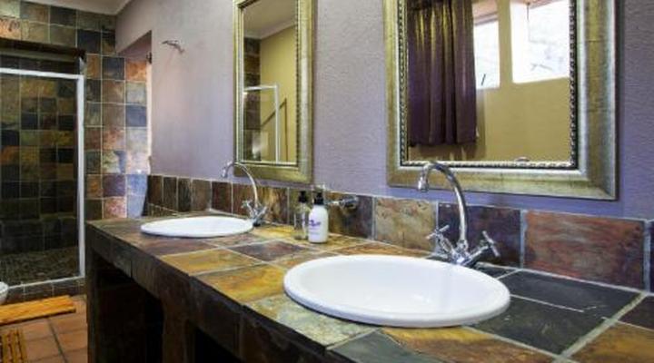 Purple Gecko Guesthouse