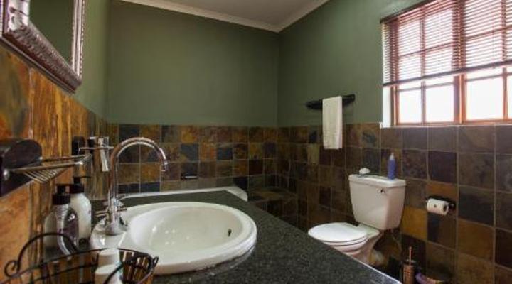 Purple Gecko Guesthouse