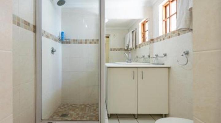 Bizafrika Guest Lodge and Conference Centre