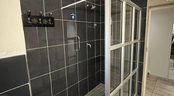 Dormio Manor Guest Lodge