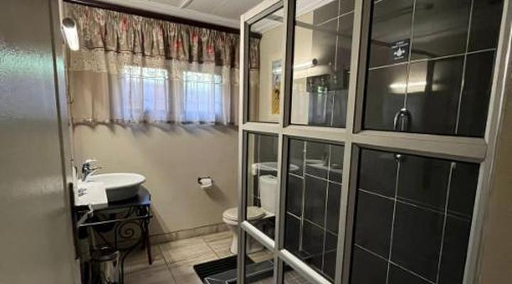 Dormio Manor Guest Lodge