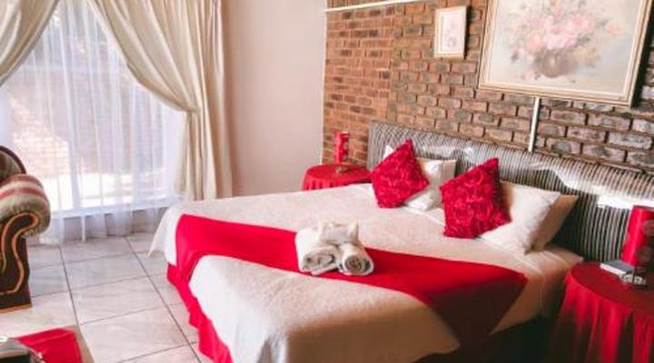 Lekkerbly Chalet Guest House