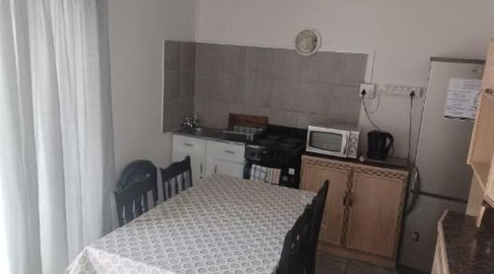 Lekkerbly Chalet Guest House