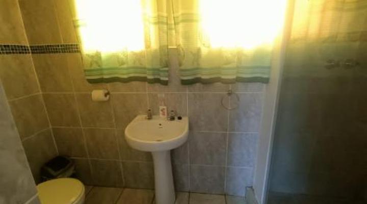 Lekkerbly Chalet Guest House