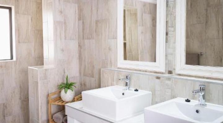 Lagoon Chalets and Caravan Park