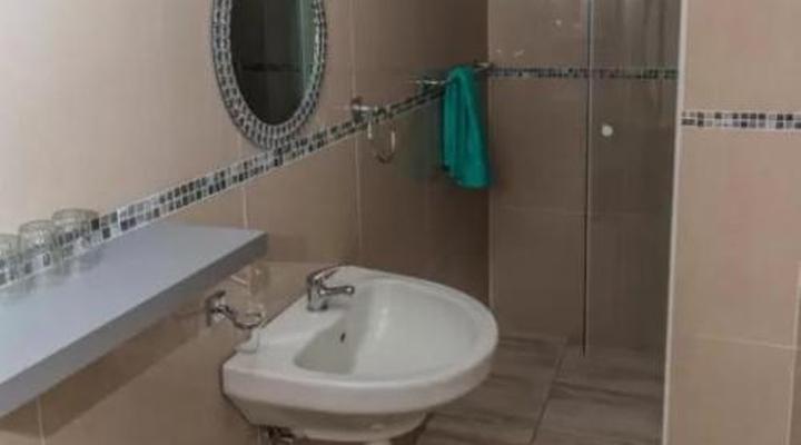 Out Of Africa Town Lodge