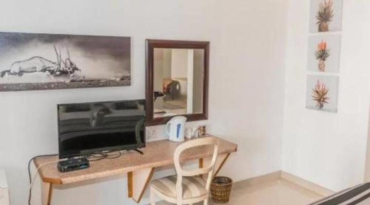 Out Of Africa Town Lodge