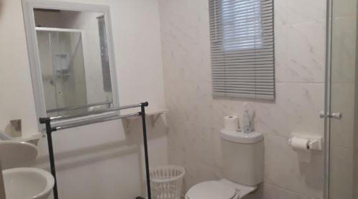 La Frans Guest House