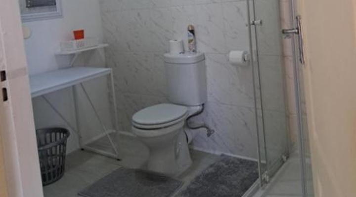 La Frans Guest House