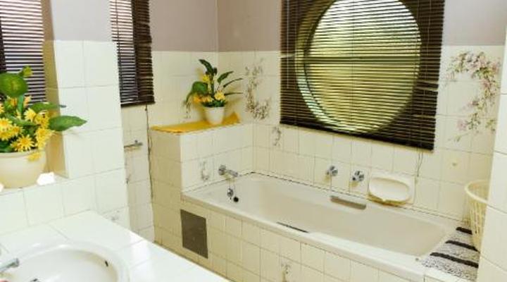 La Frans Guest House