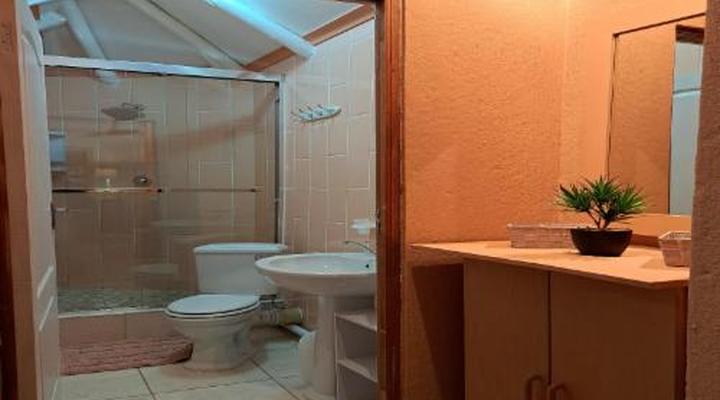 La Frans Guest House