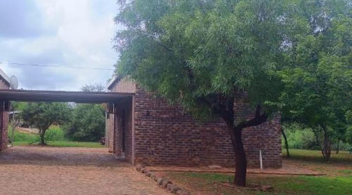 Kareespruit Game Lodge