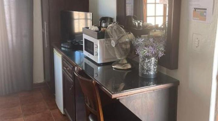 Sundowner Lodge and Caravan Park