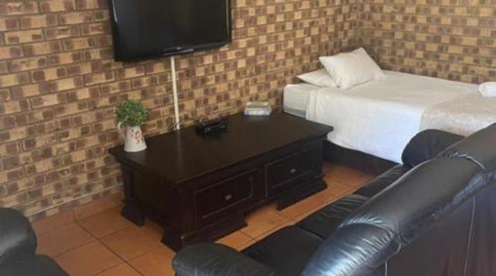 Sundowner Lodge and Caravan Park