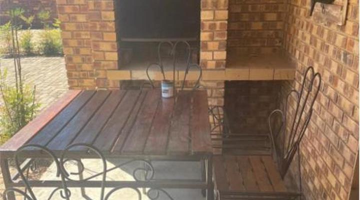 Sundowner Lodge and Caravan Park