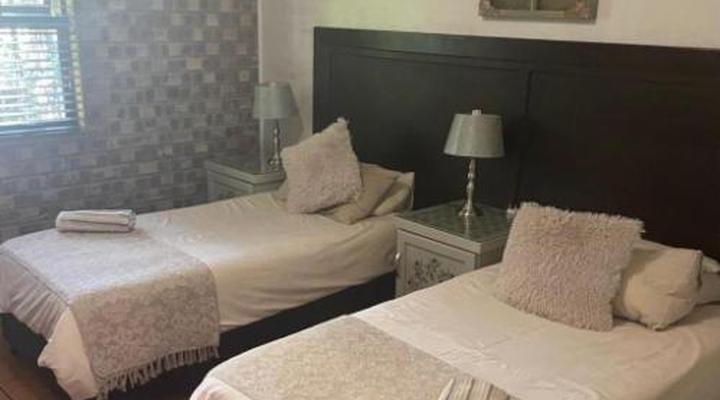 Sundowner Lodge and Caravan Park