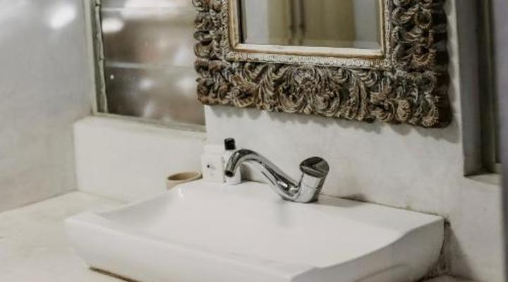 Lighthouse Guesthouse & Cafe