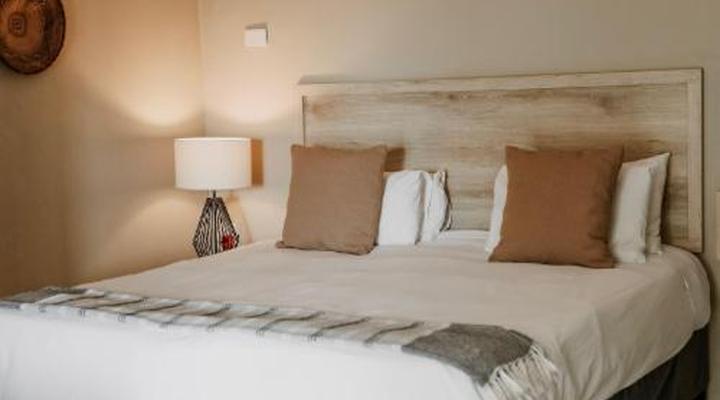 Lighthouse Guesthouse & Cafe