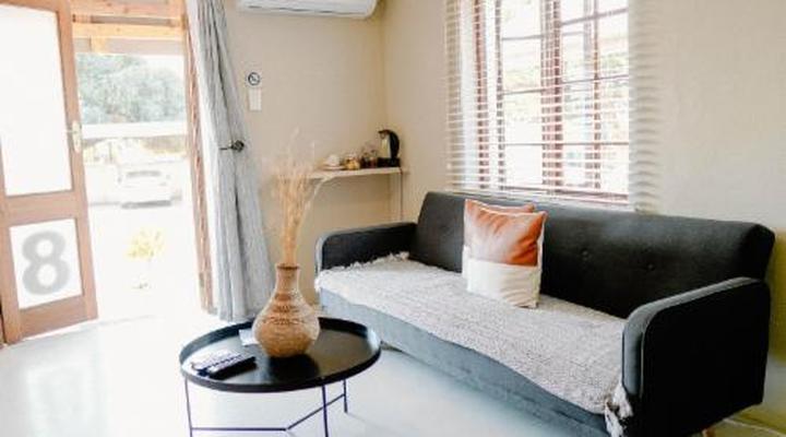 Lighthouse Guesthouse & Cafe