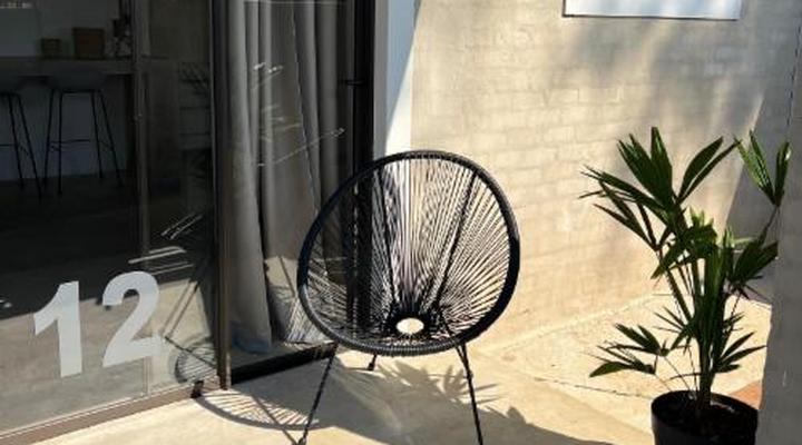 Lighthouse Guesthouse & Cafe