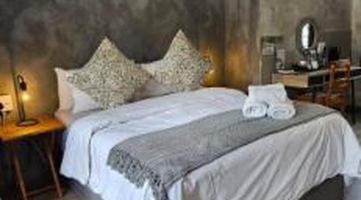 Bo Kamer Guesthouse / Livingwaters Self Catering