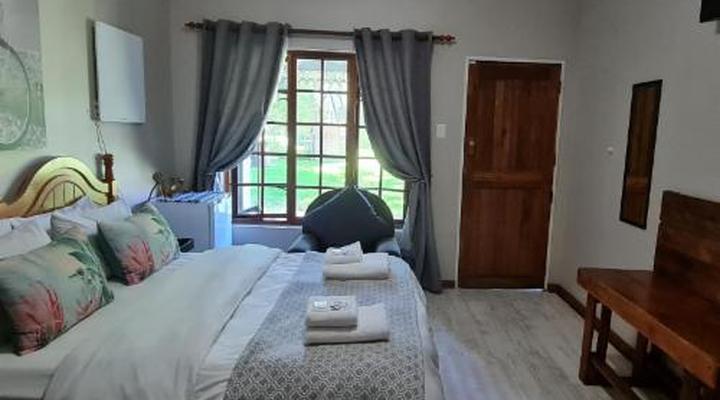 Bo Kamer Guesthouse / Livingwaters Self Catering