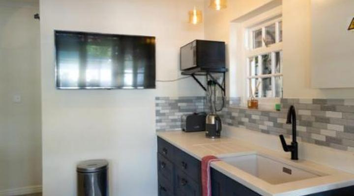 Mitre's Edge Wine Estate