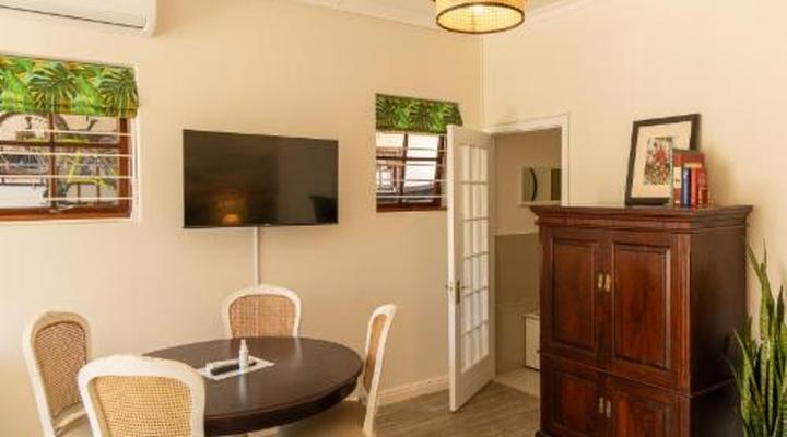 Mitre's Edge Wine Estate