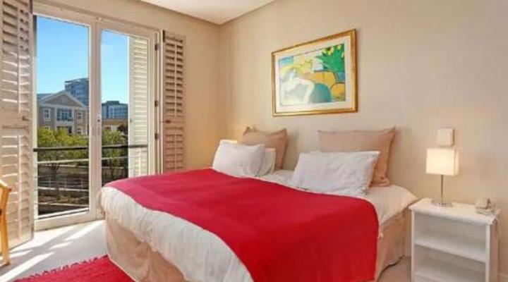 Waterfront Stays 102