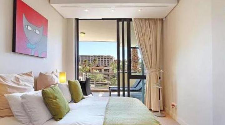 Waterfront Stays 102