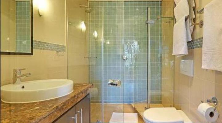 Waterfront Stays 102