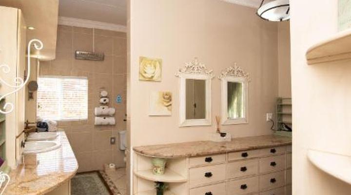 Oleander Guest House