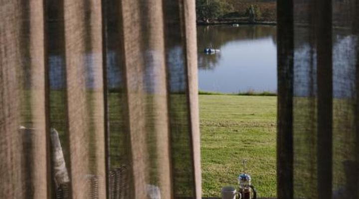 Under Oaks - The Vineyard Suites