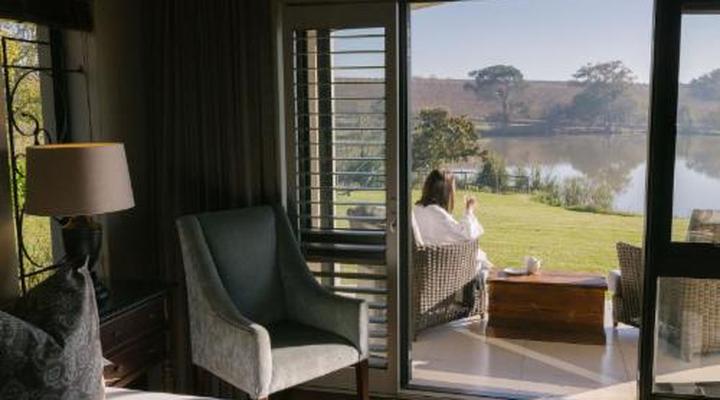 Under Oaks - The Vineyard Suites