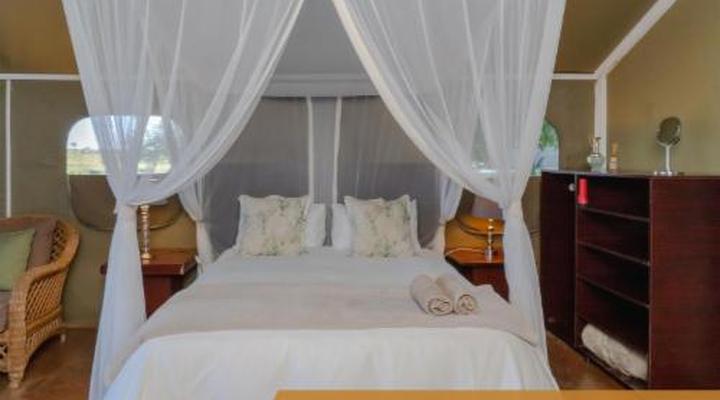 Crocodile Bridge Safari Lodge