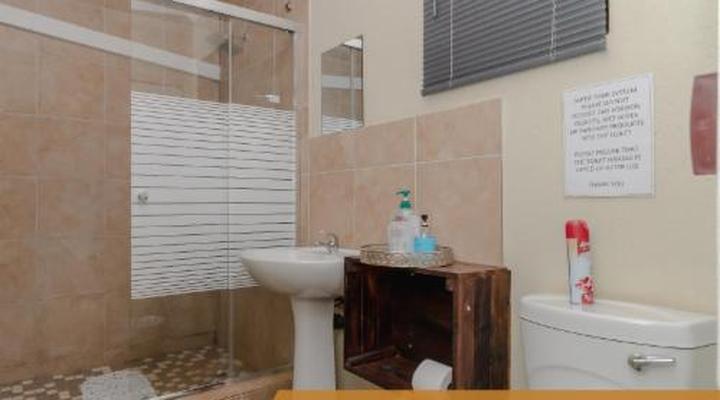 Crocodile Bridge Safari Lodge