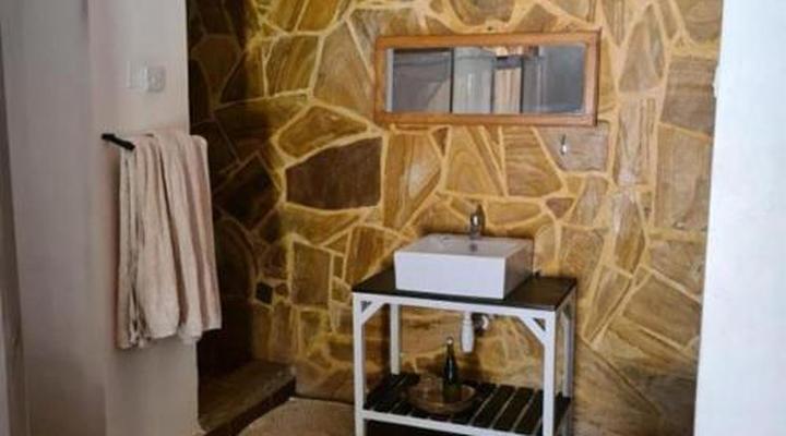 Honey Badger Lodge, Safaris and Mountain Climbing