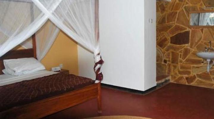 Honey Badger Lodge, Safaris and Mountain Climbing