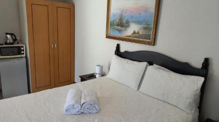 Black Swan Guest House