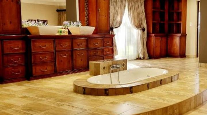 Summerset Place Country House