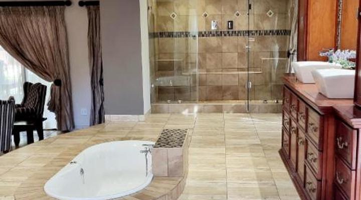 Summerset Place Country House